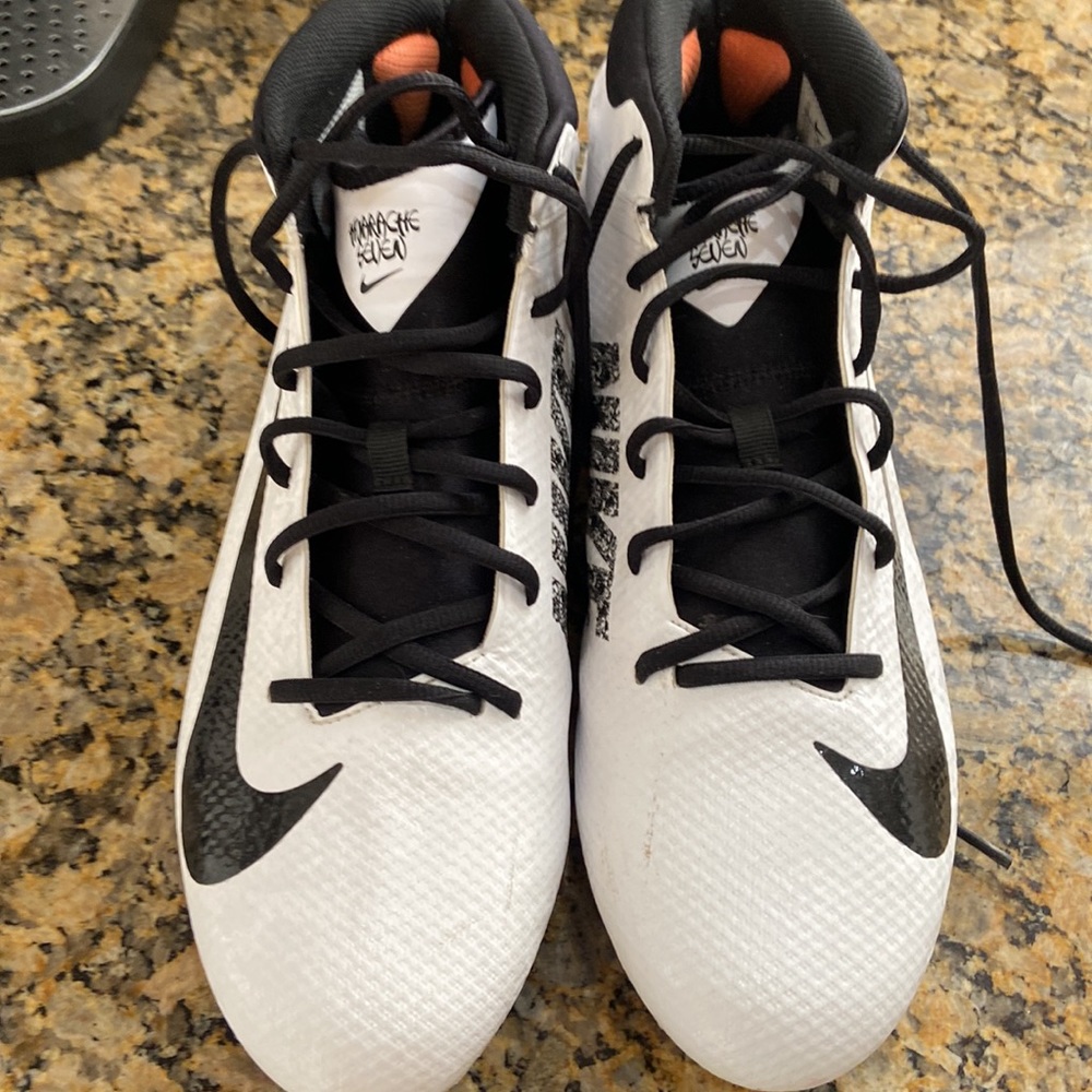 Football cleats - Picture 3 of 5